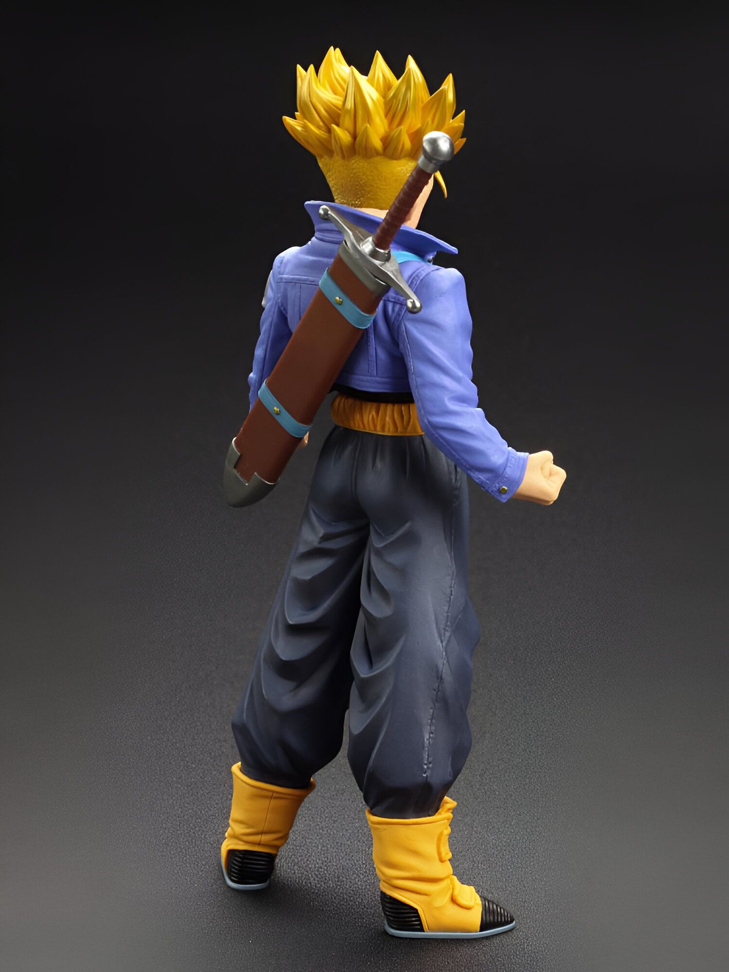 Figurine Trunks Super Saiyan DBZ version adulte – Image 3