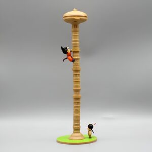 Figurine Goku Dragon Ball sur la tour de Karin