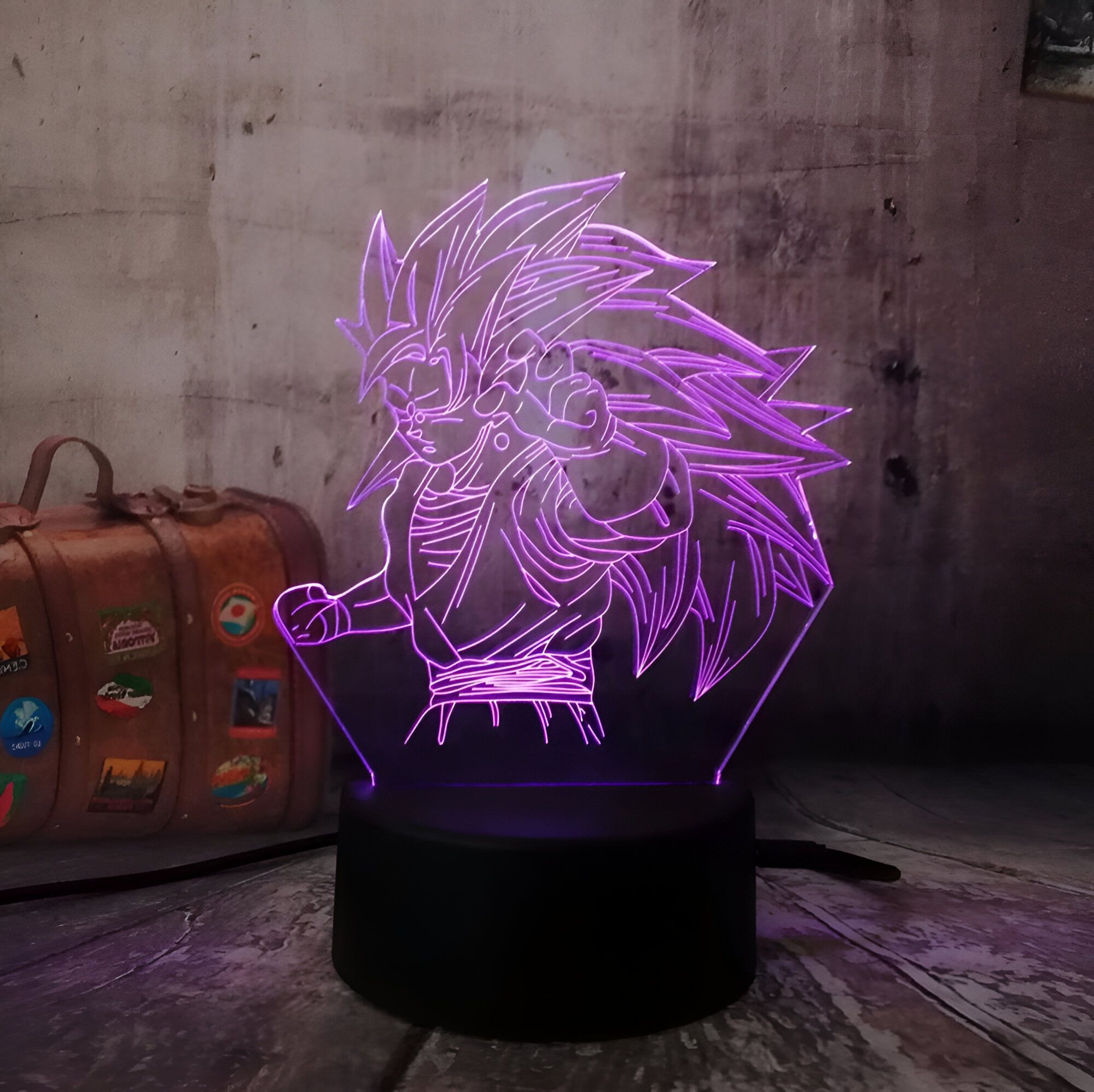 Lampe LED 3D Goku Super Saiyan 3 – Image 4