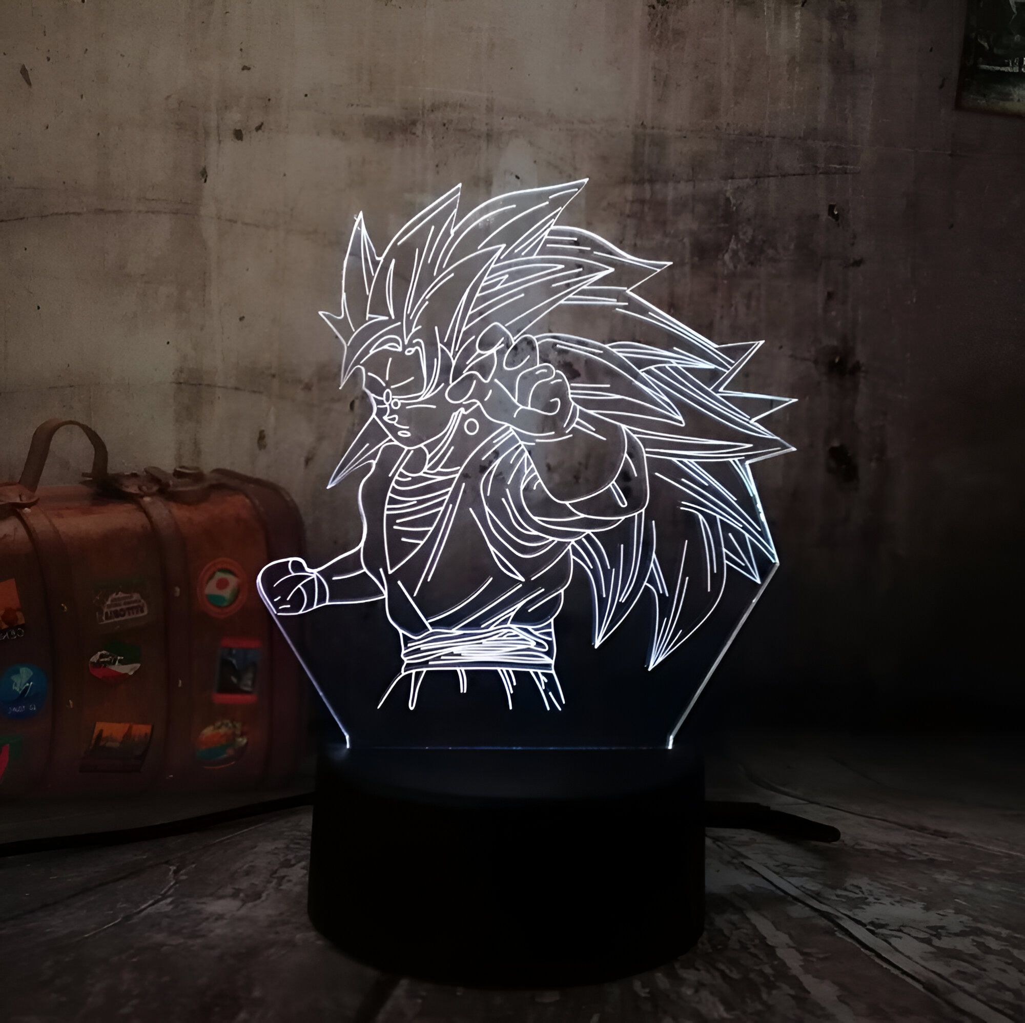 Lampe LED 3D Goku Super Saiyan 3 – Image 6